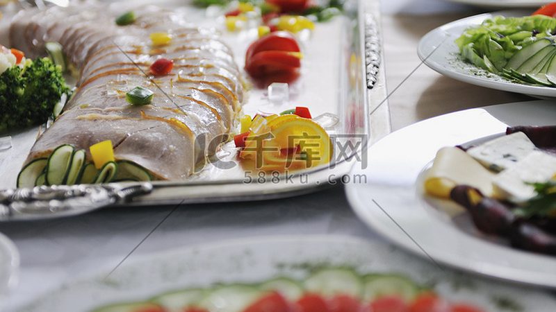 食品OEM代工与贴牌：揭秘背后的区别**